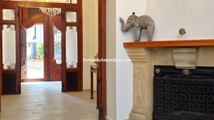 Image No.14-5 Bed Townhouse for sale