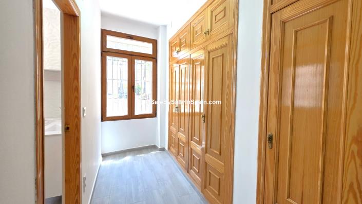 Image No.11-5 Bed Townhouse for sale