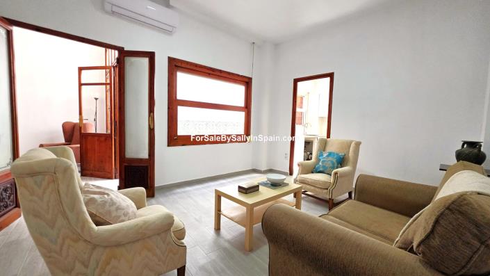 Image No.31-5 Bed Townhouse for sale