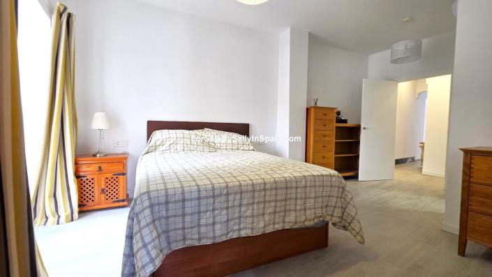 Image No.35-5 Bed Townhouse for sale