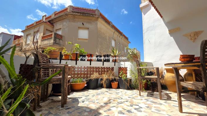 Image No.45-5 Bed Townhouse for sale