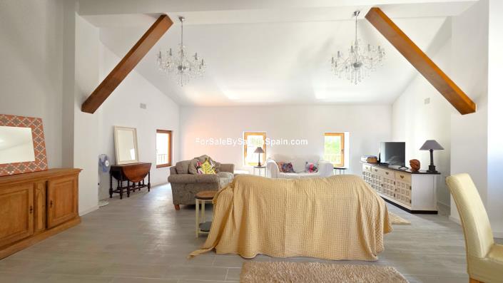 Image No.47-5 Bed Townhouse for sale