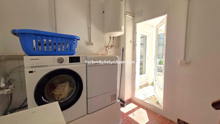 Image No.51-5 Bed Townhouse for sale