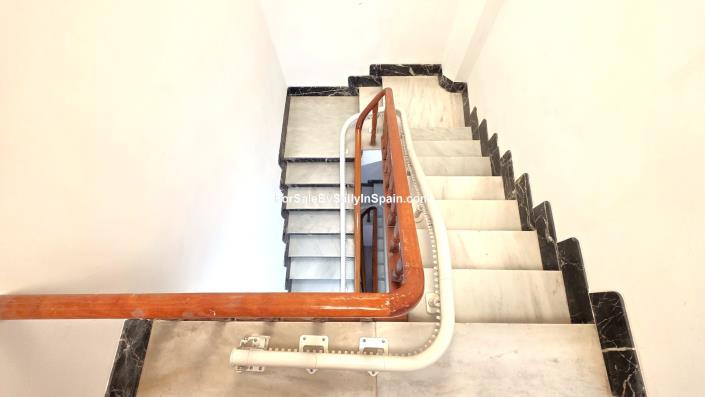 Image No.46-5 Bed Townhouse for sale