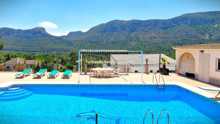 Image No.3-6 Bed Villa for sale