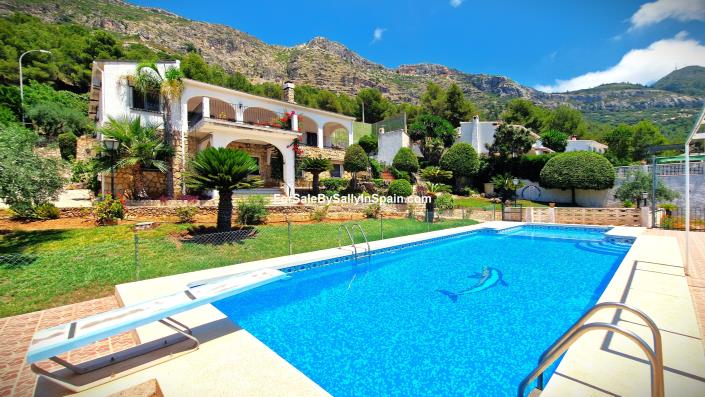 Image No.7-6 Bed Villa for sale