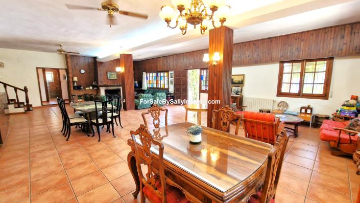 Image No.20-6 Bed Villa for sale
