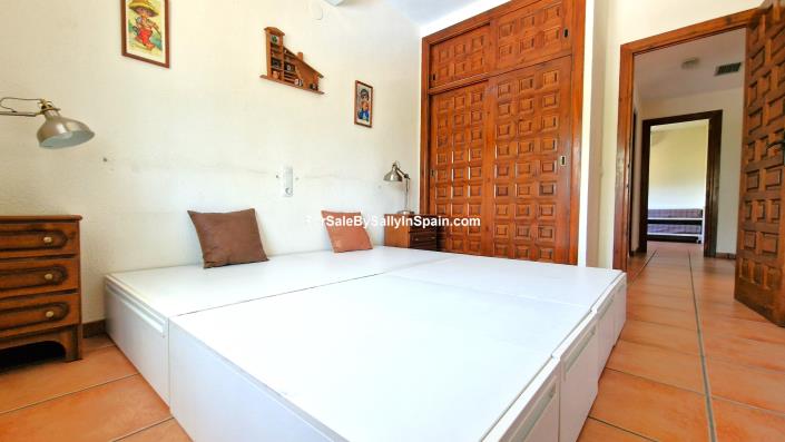 Image No.38-6 Bed Villa for sale