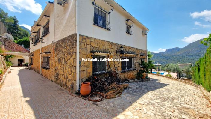 Image No.54-6 Bed Villa for sale