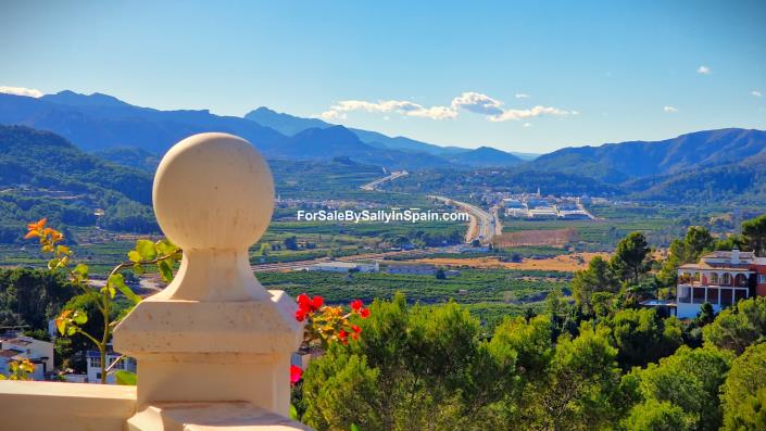 Image No.15-6 Bed Villa for sale