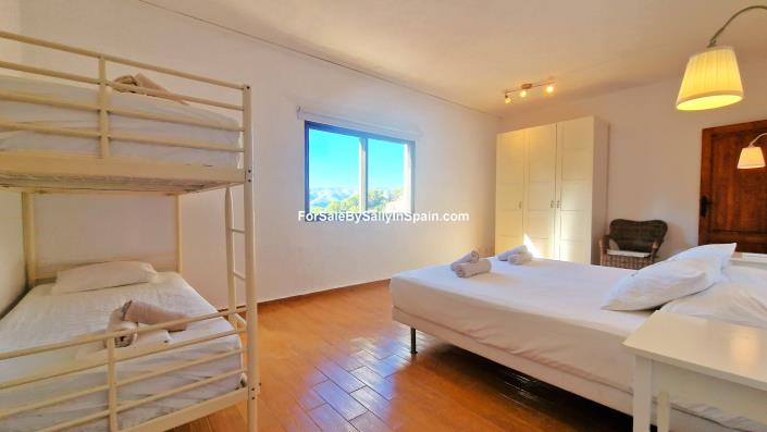 Image No.43-6 Bed Villa for sale