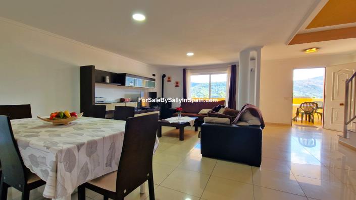 Image No.16-6 Bed House/Villa for sale