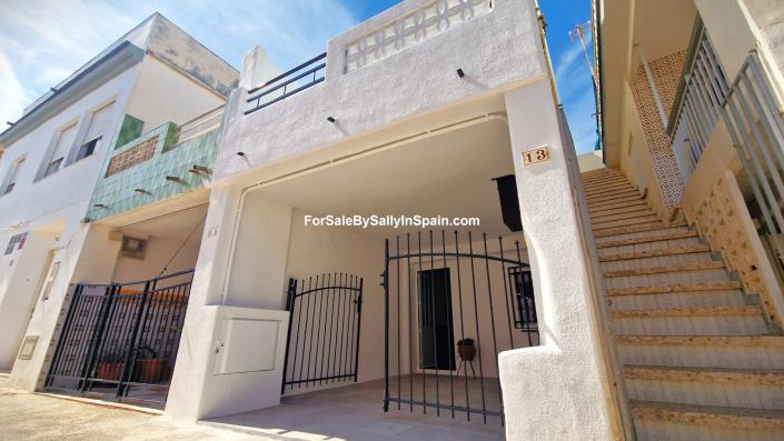 Image No.6-2 Bed Townhouse for sale