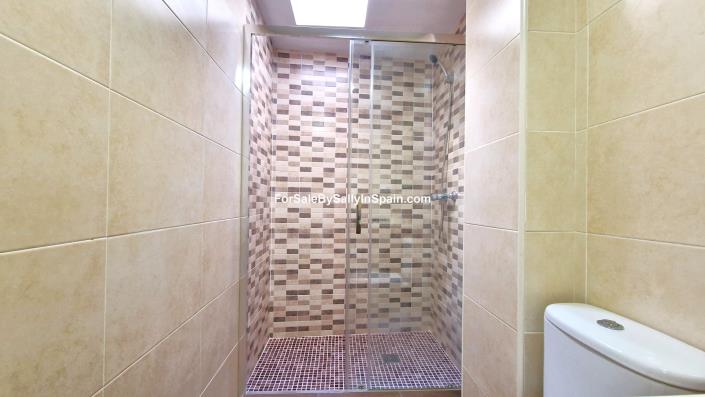 Image No.17-2 Bed Townhouse for sale