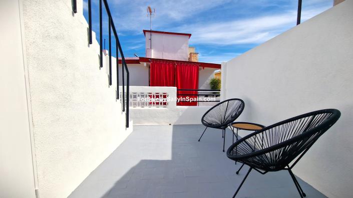 Image No.31-2 Bed Townhouse for sale