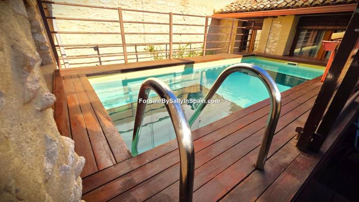 Image No.5-9 Bed Townhouse for sale