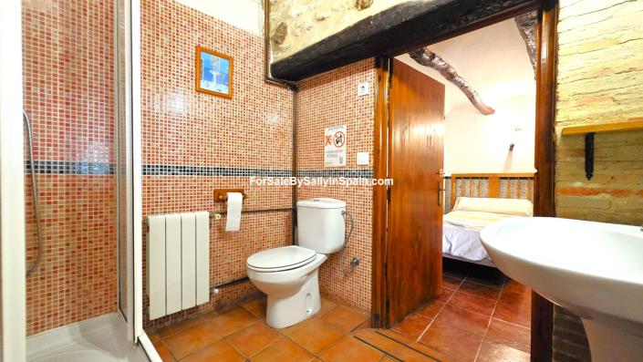 Image No.21-9 Bed Townhouse for sale