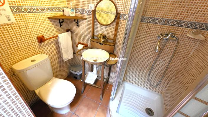 Image No.31-9 Bed Townhouse for sale