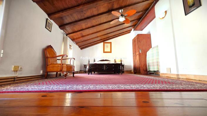 Image No.40-9 Bed Townhouse for sale