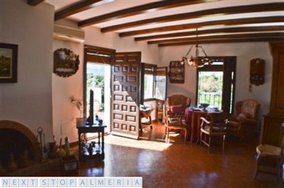 Lounge/ Dining room