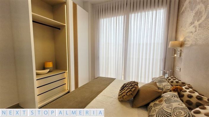 Image No.12-3 Bed Property for sale