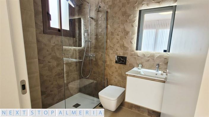 Image No.13-3 Bed Property for sale