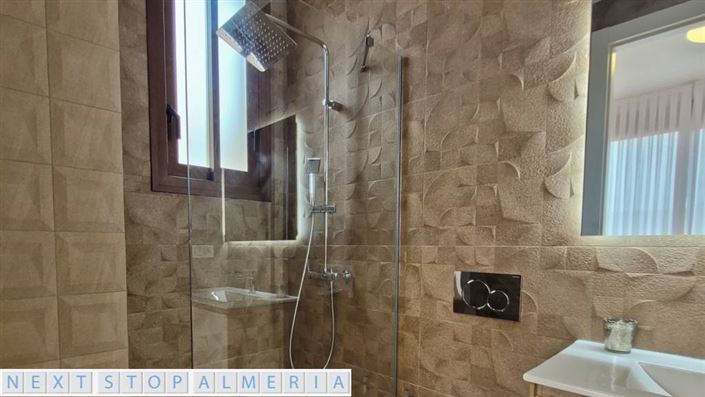 Image No.14-3 Bed Property for sale