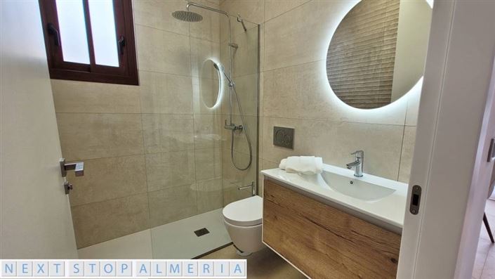 Image No.19-3 Bed Property for sale