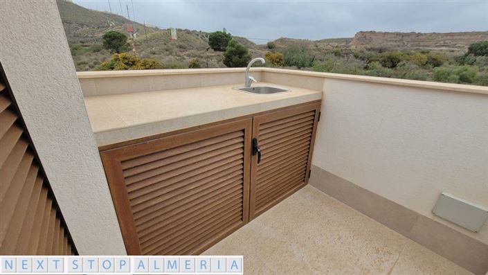 Image No.30-3 Bed Property for sale