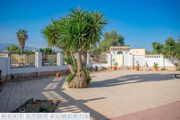 Image No.39-7 Bed Property for sale