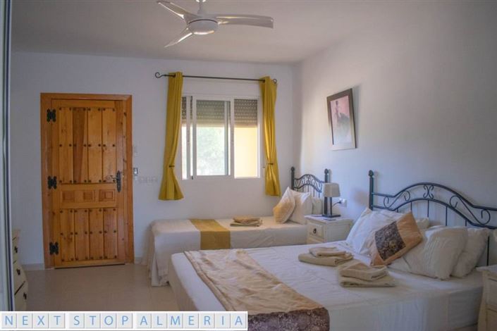 Image No.56-7 Bed Property for sale