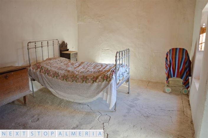 Image No.27-3 Bed Village House for sale