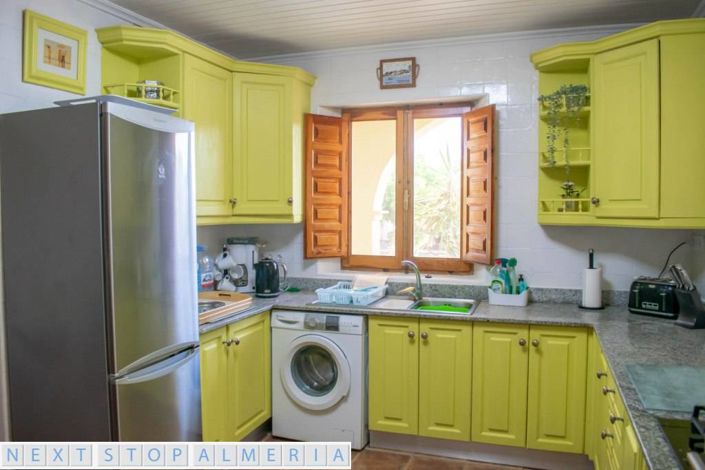 Image No.13-7 Bed Property for sale