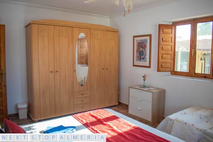 Image No.16-7 Bed Property for sale