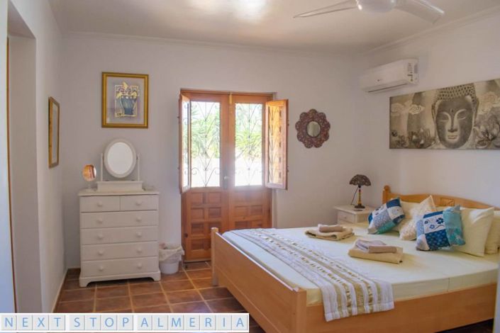 Image No.22-7 Bed Property for sale