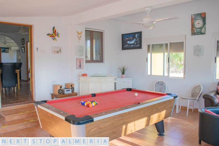 Image No.32-7 Bed Property for sale