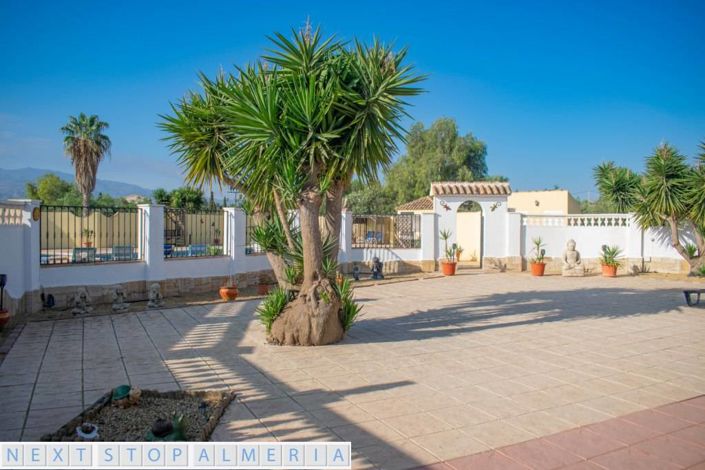 Image No.39-7 Bed Property for sale