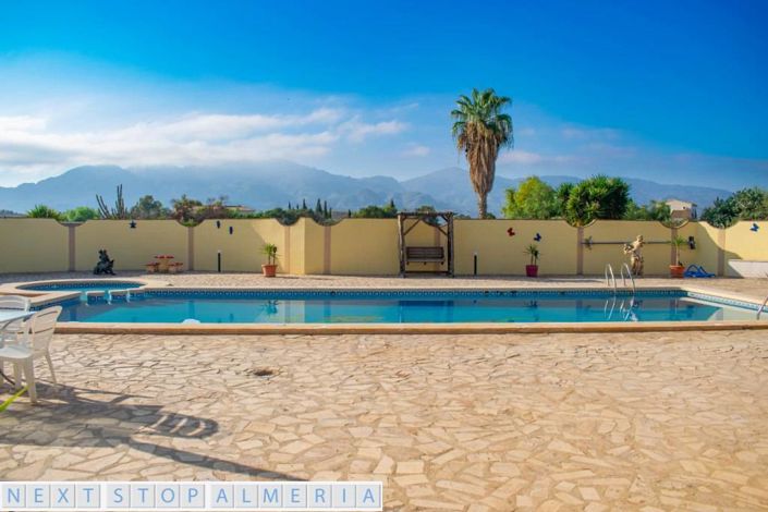 Image No.40-7 Bed Property for sale