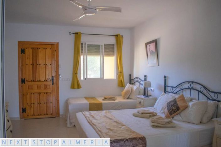 Image No.56-7 Bed Property for sale