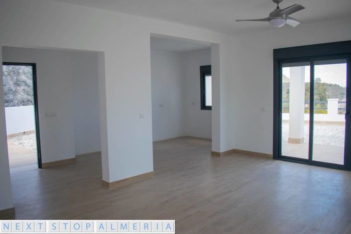 Image No.15-2 Bed Property for sale