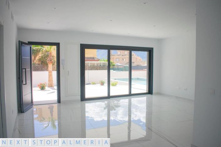 Image No.12-2 Bed Property for sale