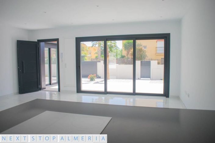 Image No.15-2 Bed Property for sale