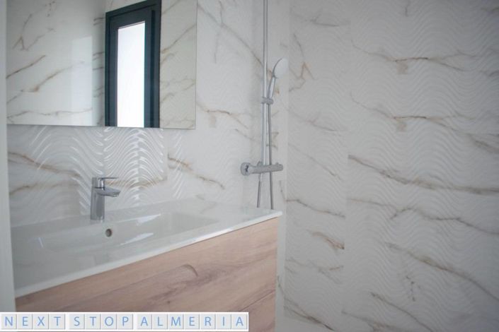 Image No.21-2 Bed Property for sale