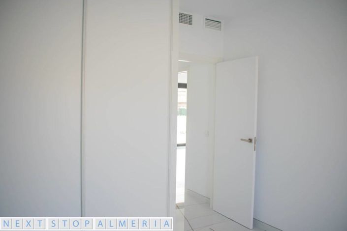 Image No.25-2 Bed Property for sale