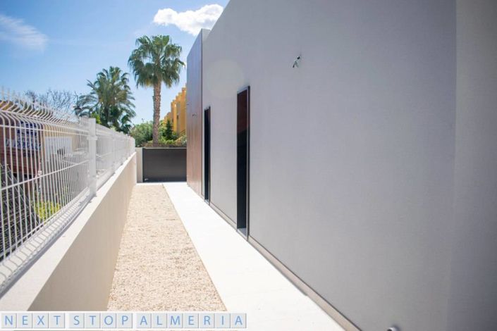 Image No.31-2 Bed Property for sale