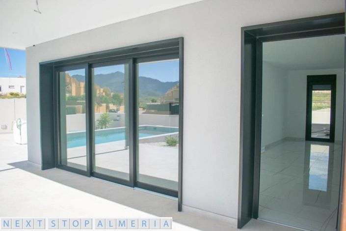 Image No.5-2 Bed Property for sale