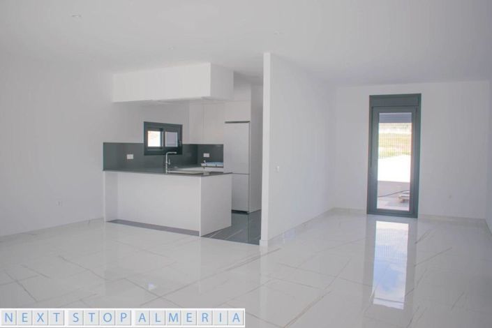 Image No.7-2 Bed Property for sale