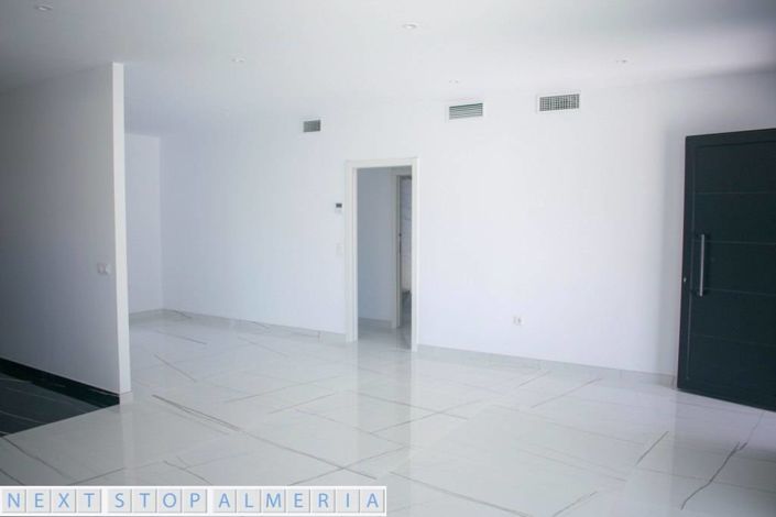 Image No.9-2 Bed Property for sale