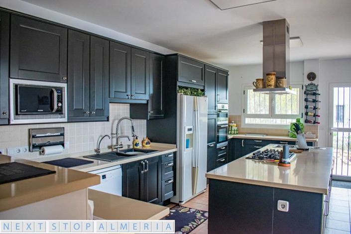 Image No.21-4 Bed Property for sale