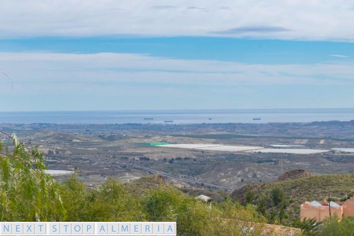 Image No.41-4 Bed Property for sale